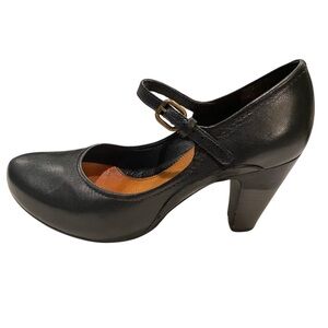 Comfy Black Mary Jane Clarks Shoes with Two-Tone Black and Gray Heels